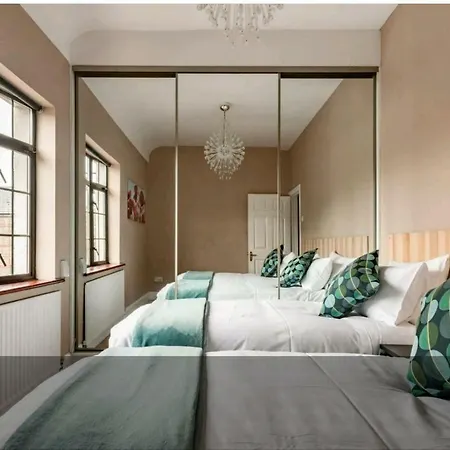 Central Victorian Townhouse Apartment Dublin