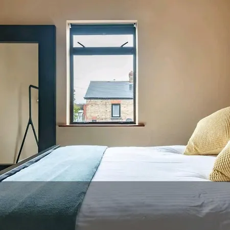 Central Victorian Townhouse 公寓 *